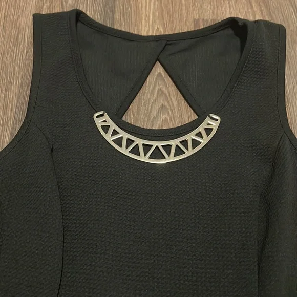 B Wear top - Picture 3 of 7